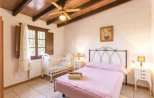 Sayalonga Casa | 13 Bedroom Cozy Home In Sayalonga