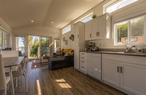 Regional District of Mount Waddington Cabaña | 13 - Bothan Mara Cottage By The Sea at Alder Bay