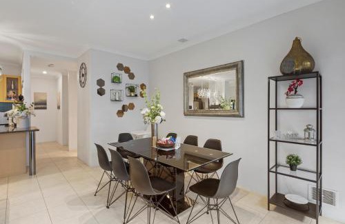 Morley Casa | 13 Family Home In Morley Sleeps 6 Comfortably