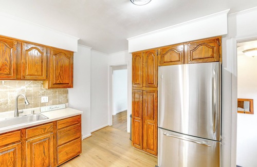 Dearborn Casa | 13 Mi to Downtown Detroit: Bright Home