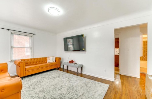 Dearborn Casa | 13 Mi to Downtown Detroit Bright Home
