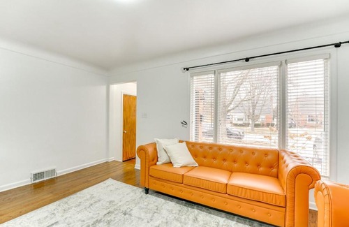 Dearborn Casa | 13 Mi to Downtown Detroit Bright Home