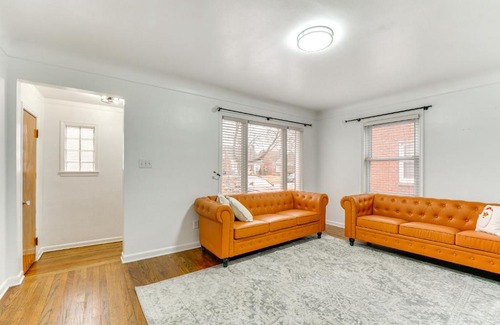 Dearborn Casa | 13 Mi to Downtown Detroit Bright Home
