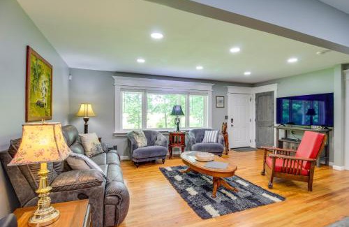 Henagar Casa | 13 Mi to Guntersville Lake Henagar Gem with Hot Tub