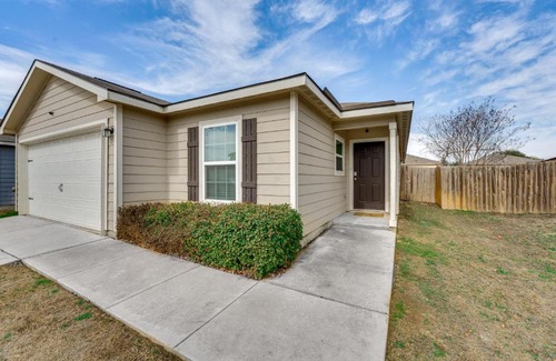 Medina Valley Casa | 13 Mi to Lackland AFB San Antonio Home!
