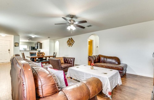 Medina Valley Casa | 13 Mi to Lackland AFB San Antonio Home!
