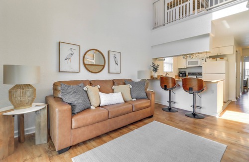 Oak Harbor Condominio | 13 Mi to Port Clinton: Lake Erie Getaway w/ Dock