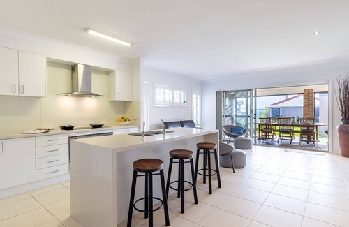 Anna Bay Casa | 13 Morna Point Rd - pet friendly , boat parking house on one level
