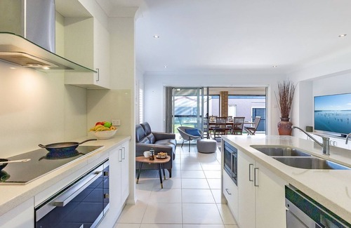 Anna Bay Casa | 13 Morna Point Rd - pet friendly , boat parking house on one level