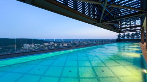 Sungai Penchala Apartamento | 13 Mossaz skypool 5mins to 1U and Ikea atEmpire City by Light House