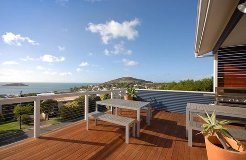 Encounter Bay Casa | 13 Olivebank - BYO Linen - Ocean Views