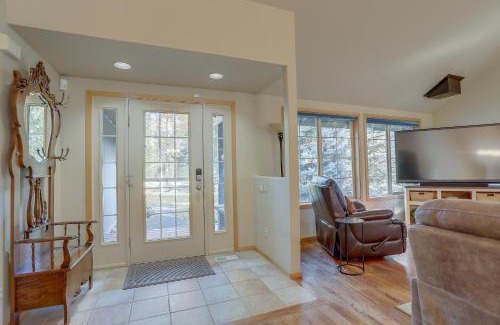 Deer Park Casa | 13 Ollalie Home with 2 Car Garage