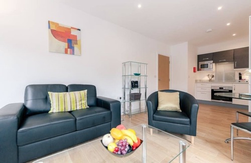 Leatherhead Apartamento | 13 Swan House -2 bedroom apartment