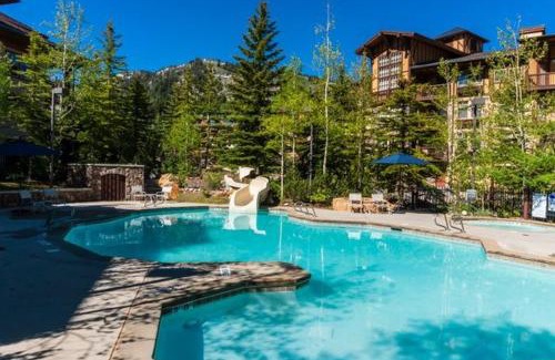 Salt Lake Mountain Resorts Hotel | 1307B - King Standard Eagle Springs West Hotel Room