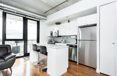 Downtown Winnipeg Condominio | (1309) Downtown Glasshouse Luxury Suite 2BR 1BATH+ Fast Wifi(311)