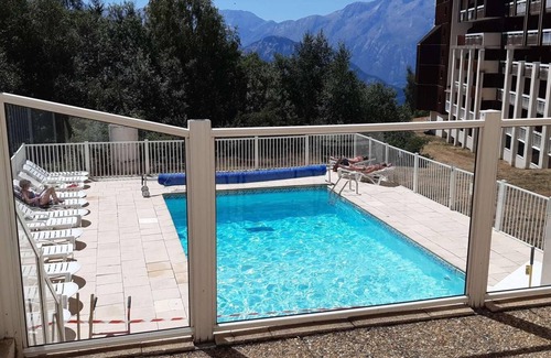 Bergers Apartamento | A 130m de las pistas de esquí, 7.o piso, piscina, sauna, balcón, tv, local para esquís, 59m²
