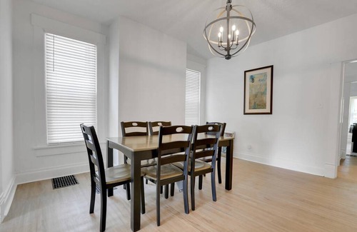 Olde Towne East Hotel | 131 m² Aparthotel ∙ 4 habitaciones ∙ 12 personas