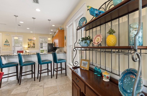 Laurel Grove Casa | 1337 Laurel Grove 3 Bedroom Home by RedAwning