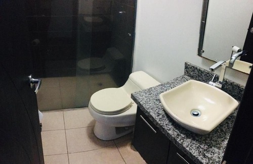 Simon Bolivar Casa | 1340 Quo Habitación en Lujoso Departamento a 1 minuto del Aeropuerto