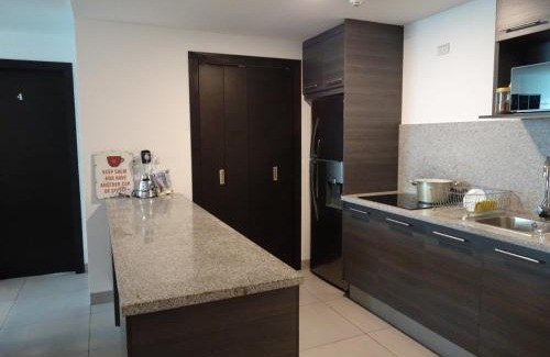 Simon Bolivar Casa | 1340 Quo Habitación en Lujoso Departamento a 1 minuto del Aeropuerto