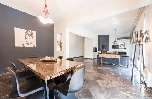 Neos Kosmos Apartamento | 135 m² Apartamento ∙ 4 habitaciones ∙ 8 huéspedes