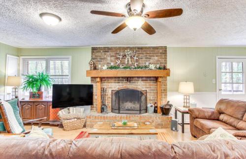 Batesburg Casa | 136 Private Acres Lakefront Aiken County Home!