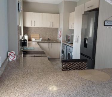 Kingsborough Apartamento | 138 Stella Maris, 73 Beach Road, Amanzimtoti Durban South Africa