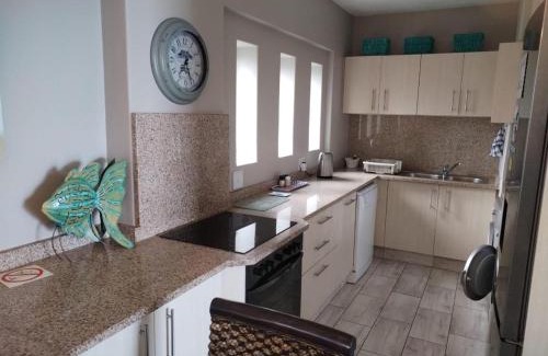 Kingsborough Apartamento | 138 Stella Maris, 73 Beach Road, Amanzimtoti Durban South Africa