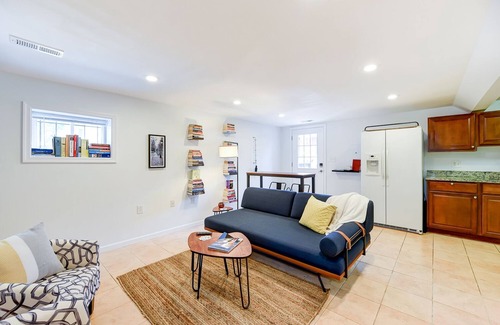 Columbia Heights Apartamento | 13th St Library House - Walkscore 91!
