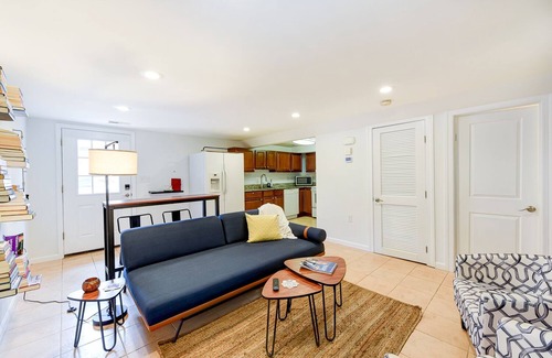 Columbia Heights Apartamento | 13th St Library House - Walkscore 91!