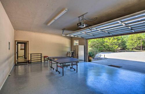 Elmo Casa | 14-Acre Terrell Ranch Escape with Pool and Fire Pit!