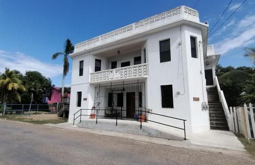 Dangriga Apartamento | 14 Cedar B