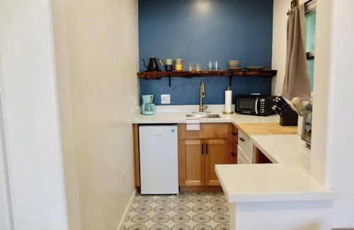 Mariposa Apartamento | #14 Darling Vintage Apt - Historic Downtown Strip