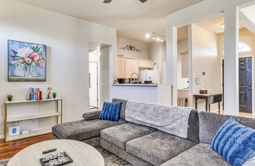 Edmond Casa | 14 Mi to Dtwn OKC: Edmond Gem w/ Fenced Yard!