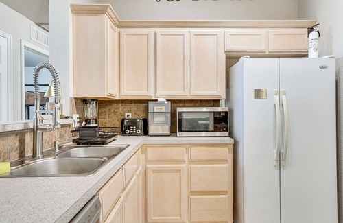 Edmond Casa | 14 Mi to Dtwn OKC: Edmond Gem w/ Fenced Yard!