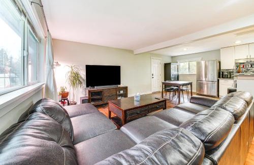 Renton Casa | 14 Mi to Dtwn Seattle Sleek Home with Large Yard