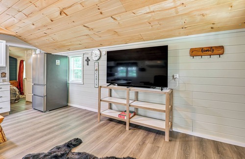 Georgetown Cabina | 14 Mi to Kentucky Horse Park: Creekside Cabin