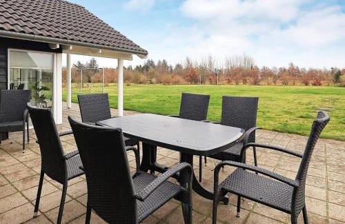 Sundstrup Casa | 14 person holiday home in Højslev