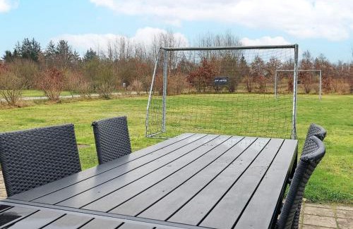 Sundstrup Casa | 14 person holiday home in Højslev