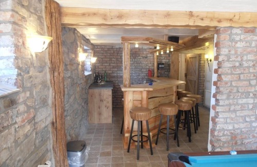 Hoppecke Casa | 14 Personas Ferienhaus con bar, sauna y Poolbiljart.