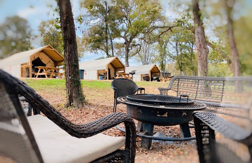 Prairie Lea Cabina | #14 Son's Blue River Camp Glamping Cabin w/ 1 Queen, 1 Twin