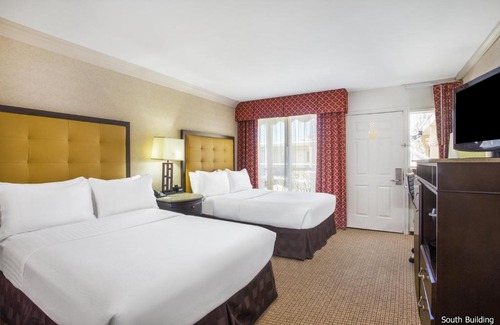 Laguna Beach Hotel | 14 West Laguna Beach