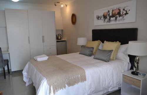 Woodmead Casa | 14 Woodmead Suites