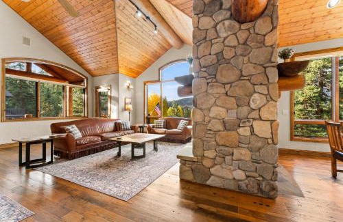 Keystone Casa | 140 Goldenrod Circle by Summit County Mountain Retreats