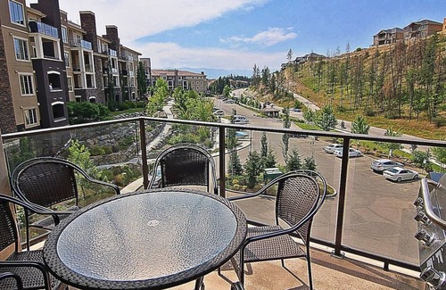 Quail Ridge Condominio | Pinnacle Pointe Condo 1403