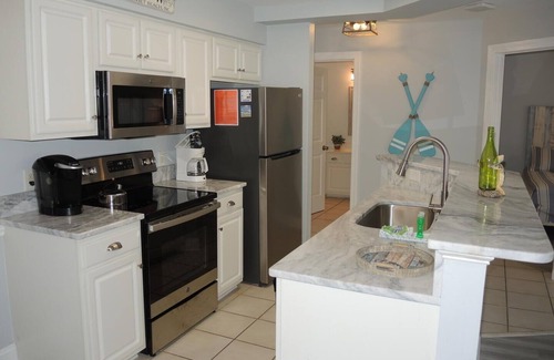 Calabash Condominio | 1408m 1 Bedroom Condo by RedAwning