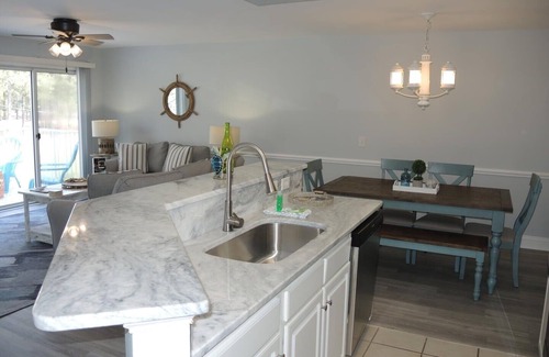Calabash Condominio | 1408m 1 Bedroom Condo by RedAwning