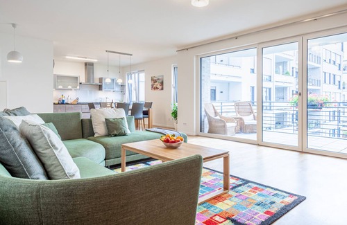 Flingern Nord Apartamento | Apartamento de lujo, 140 m2, aparcamiento subterráneo privado gratuito.