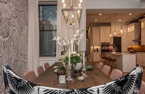 Over-the-Rhine Casa | 1411 Elm St · Besuden House OTR