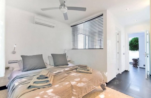 Nueva Andalucia Villa | 390 m² Villa ∙ 5 habitaciones ∙ 12 personas